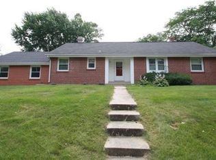 3215 Sunnyside Dr, Rockford, IL 61114