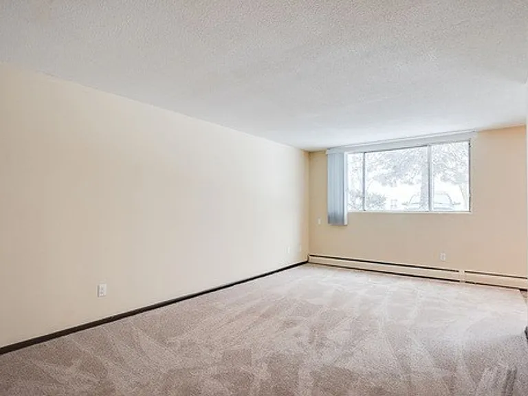 Woodbridge Terrace Apartments — Photo 39
