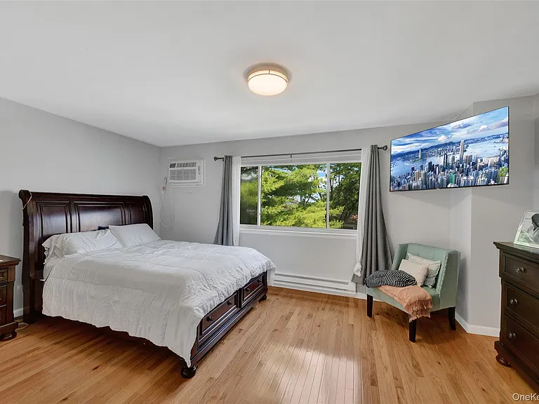 1901 Village Dr — Photo 12