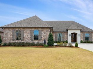 105 Orchid Ct, Belle Chasse, LA 70037