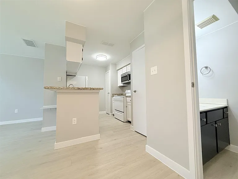 2120 El Paseo St #705 — Photo 6