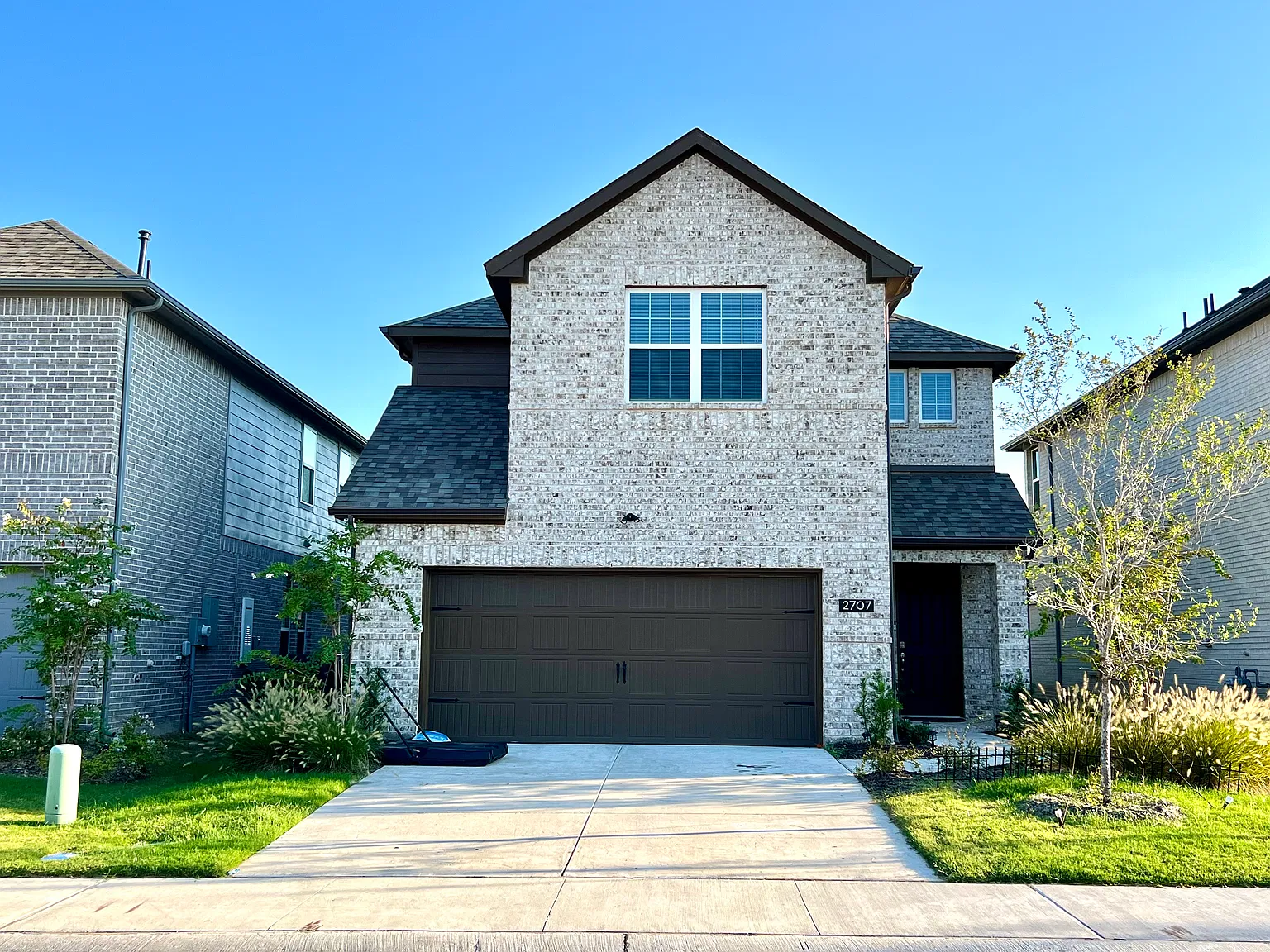 4 bed, 2.5 bath, 2690 sqft, $3,199 — Photo 1