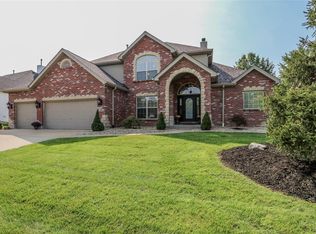 1024 Pleasant Meadow Dr, Lake Saint Louis, MO 63367