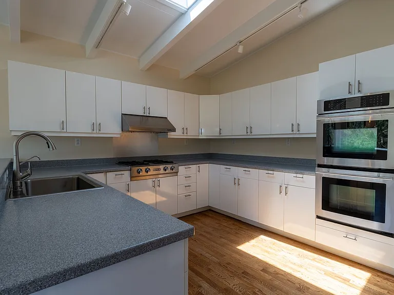 1145 Harrison St — Photo 20