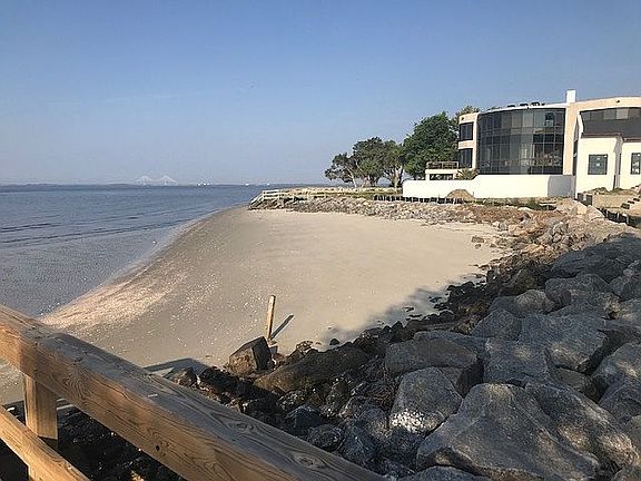 Buzzy's Beach