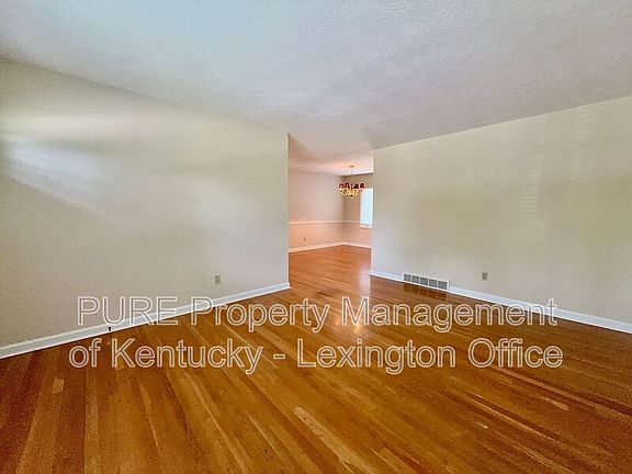 4th image of 2077 Dogwood Dr