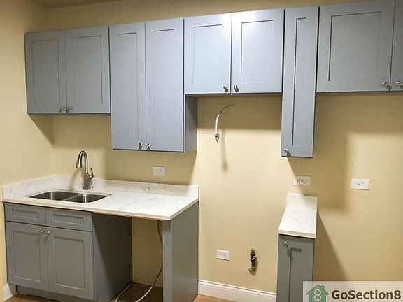 3rd image of 8000 S Marshfield Ave #1