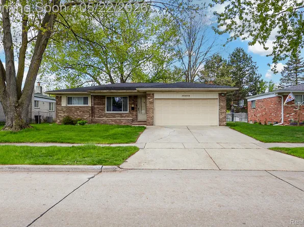 30809 Elmhurst Dr, Madison Heights, MI 48071