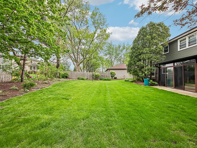1111 Sara Ln — Photo 53