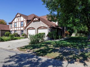 19350 W Eleven Mile Rd, Southfield, MI 48076