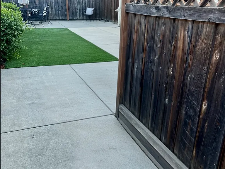 Barnhill Dr — Photo 28