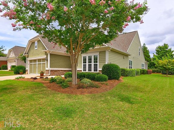2nd image of 301 Whispering Pines Way