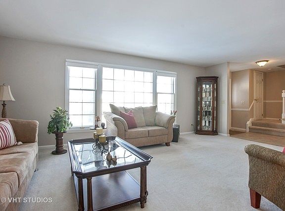 4th image of 1915 E Robinhood Ln
