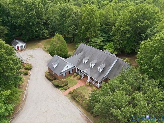 3rd image of 2065 Garrett Ln