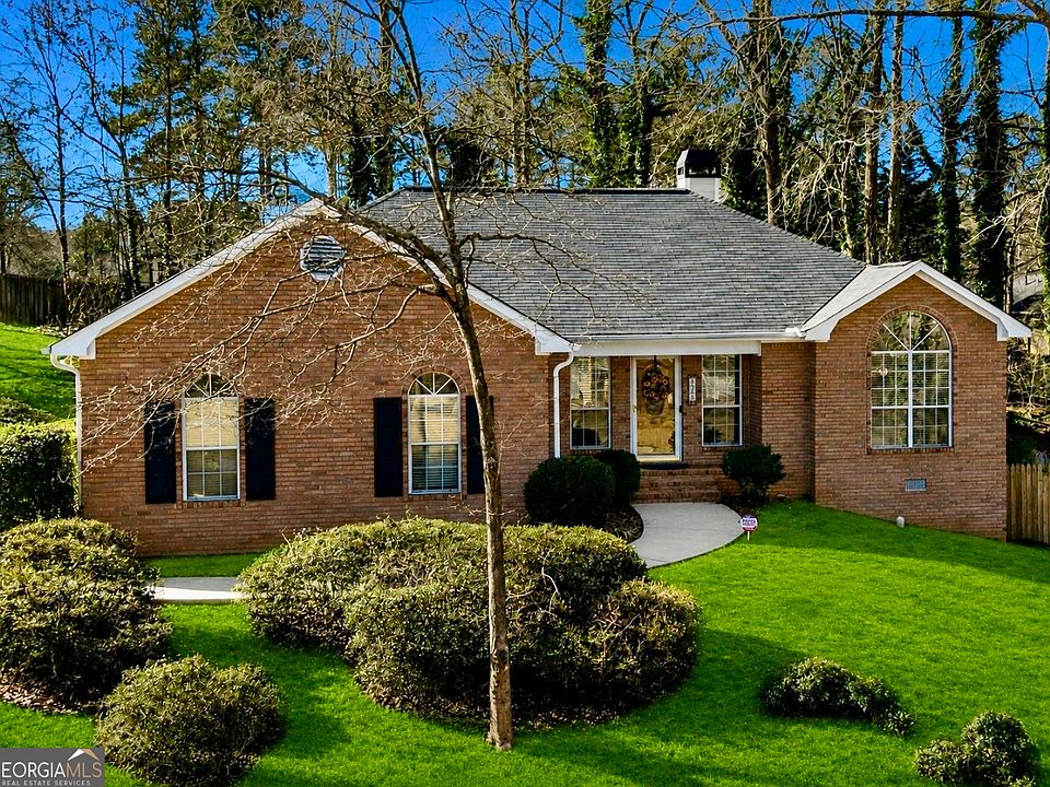 1st image of 521 Horseshoe Cir
