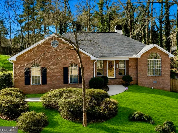 521 Horseshoe Cir, Stockbridge, GA 30281