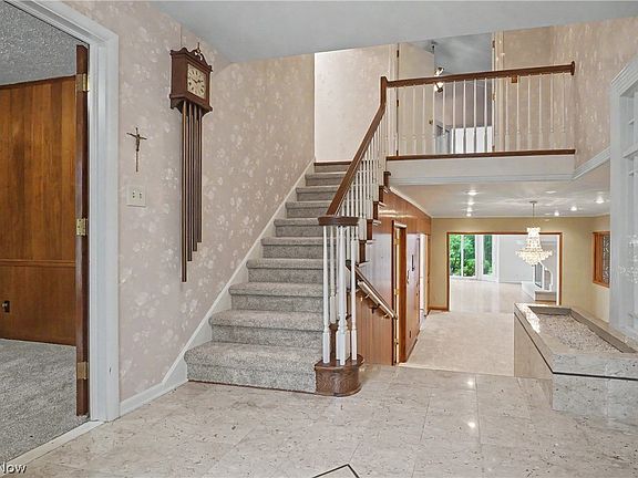 3rd image of 1455 Woodland Ln