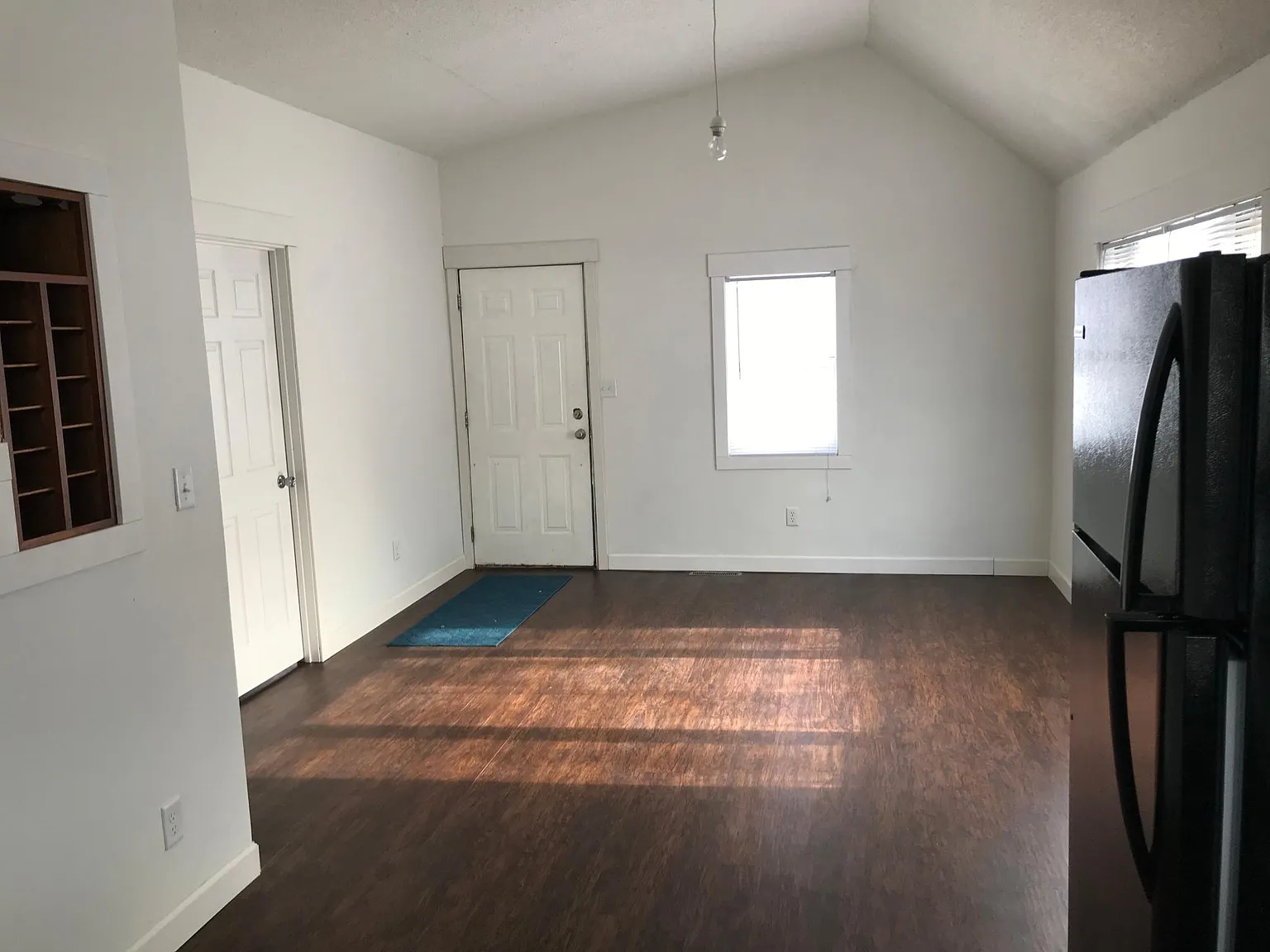 2 bed, 750 sqft, $1,200 — Photo 3