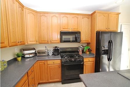 3rd image of 506 Fallsgrove Dr