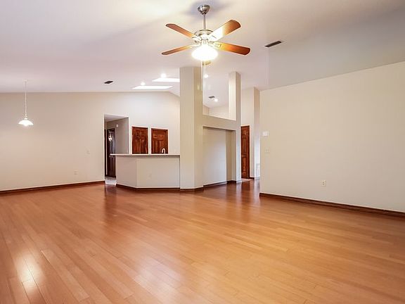 3rd image of 12309 Huckleberry Ct