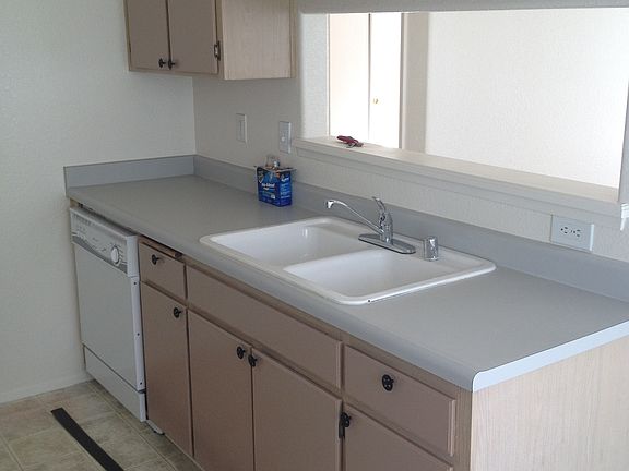 4th image of 665 Ascot Dr Unit 5