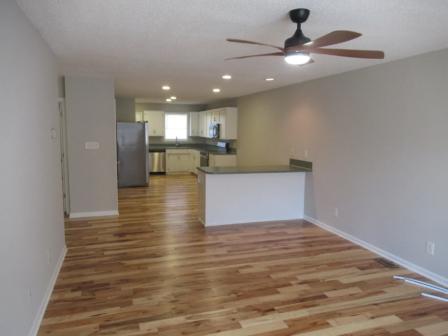 2 bed, 2.0 bath, 1047 sqft, $1,350 — Photo 4