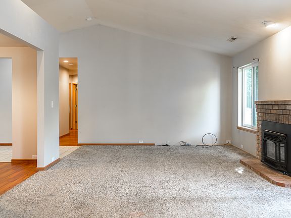 3rd image of 4211 Equestrian Dr