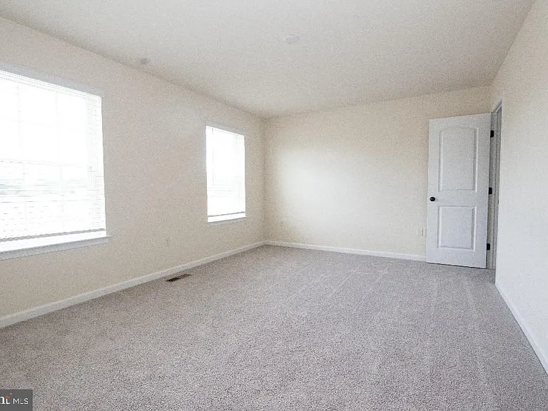 10 Skip Ln — Photo 25
