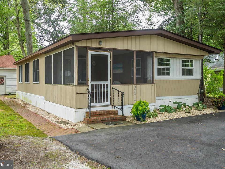 1st image of 37216 Florida Dr
