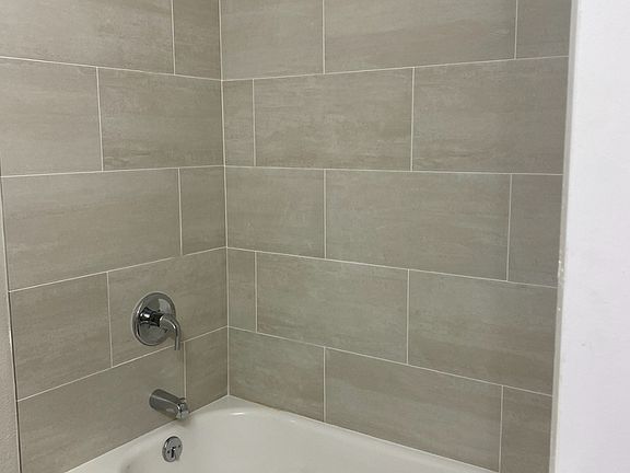 4th image of 462 Utopia Ln #769d3bfc7