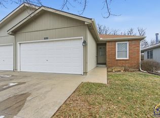 1012 SW Kent Pl, Topeka, KS 66604