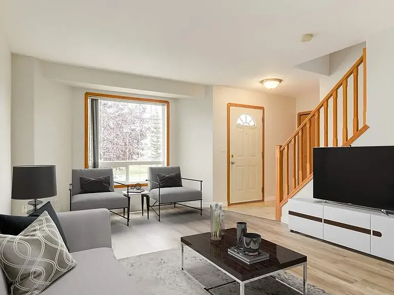 1 Kyte Cres #24-RED — Photo 1