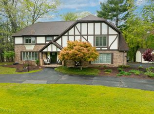 4083 Braeburn Dr, Muskegon, MI 49441