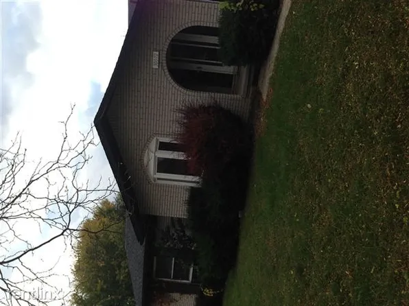 30072 Halecreek St, Romulus, MI 48174