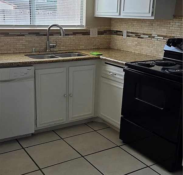 571 Roxella Ln #C — Photo 6