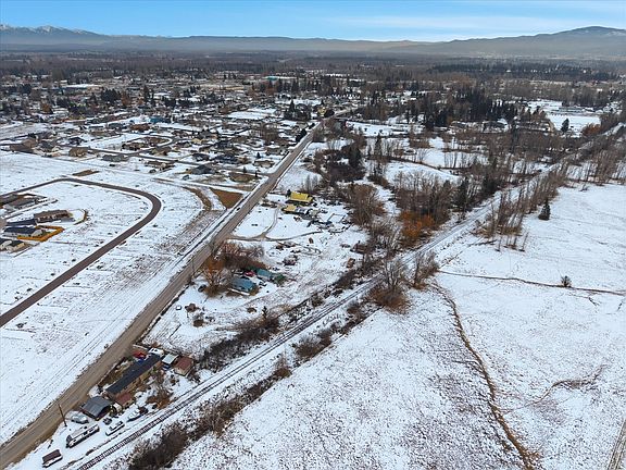 4th image of 192 River Rd