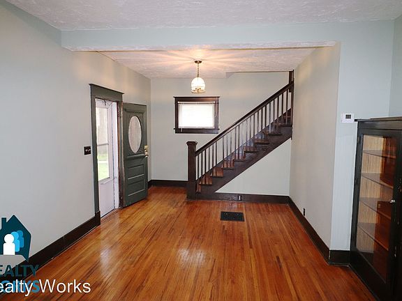 3rd image of 6805 Ballard Ave