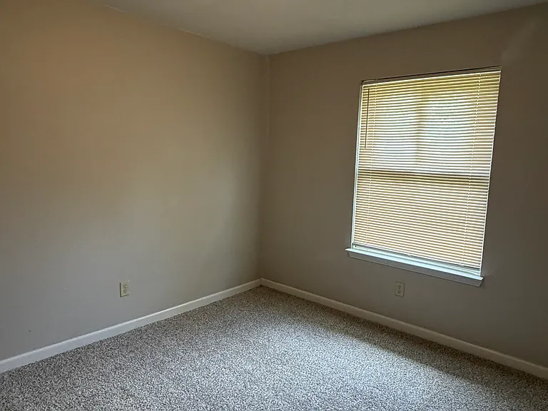 5 Raleigh Ln — Photo 13