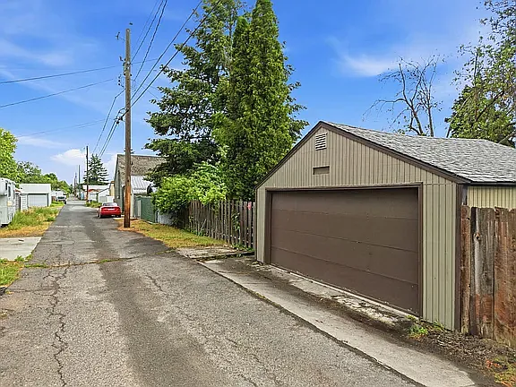 2628 W Olympic Ave — Photo 13