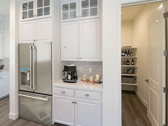 Spacious kitchen pantry