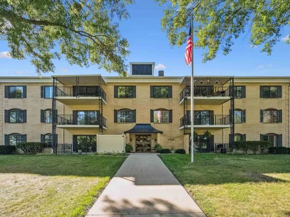 1925 Westchester Rd APT 202, Waterloo, IA 50701