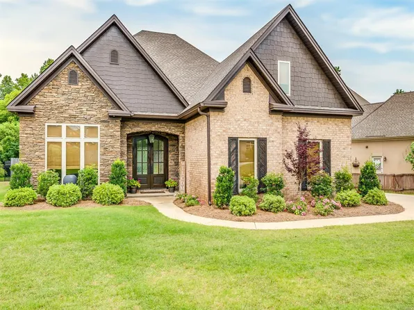 9631 Farnham Dr, Pike Road, AL 36064