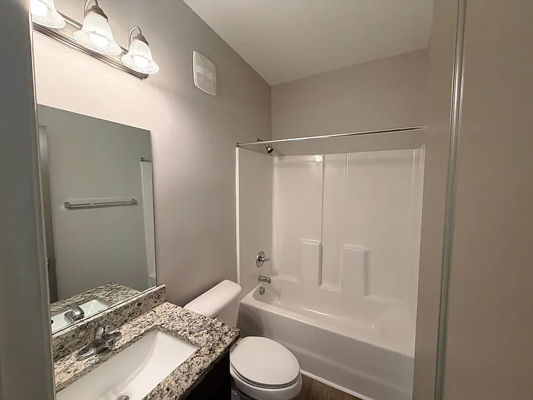 1023 W Gordon St #B3 — Photo 29