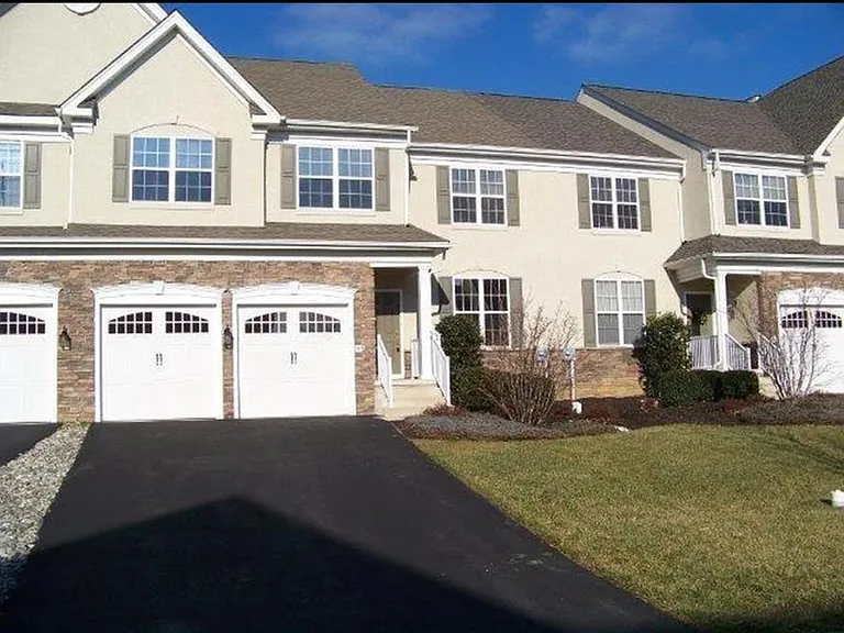 2413 Copper Creek Rd — Photo 1