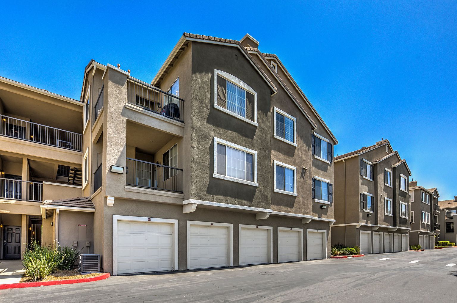 summit view apartments sylmar