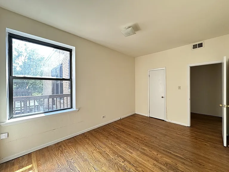 3147 W Medill Ave #4 — Photo 15