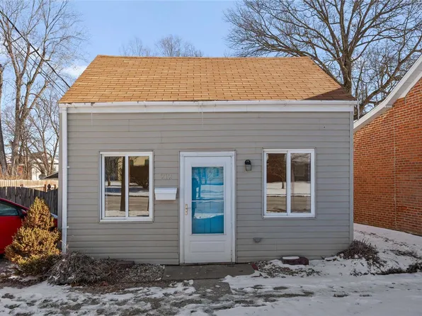 212 Mascoutah Ave, Belleville, IL 62220