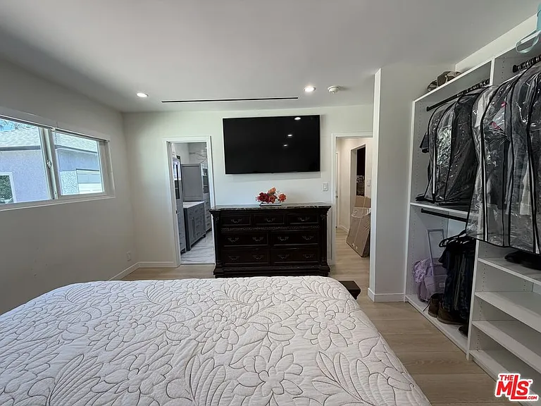 8561 Kyle St — Photo 25