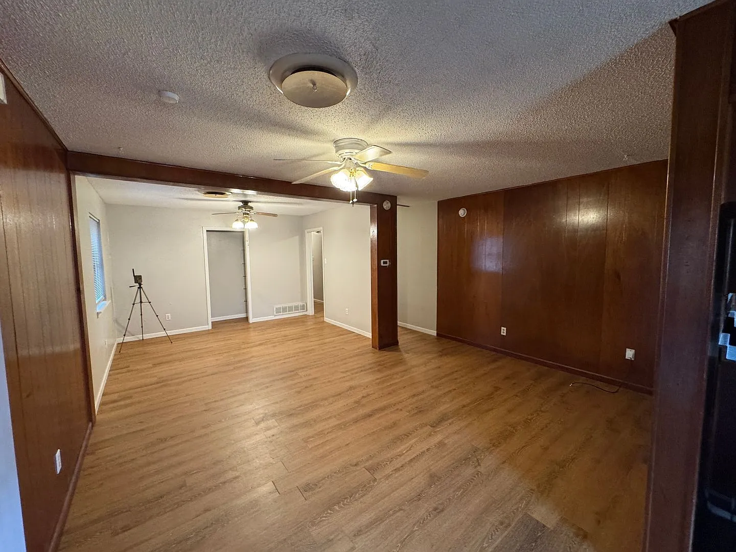 Charming 3 Bedroom, 2 Bath Home with 2-Car Garage & Large Fenced Yard — Photo 4