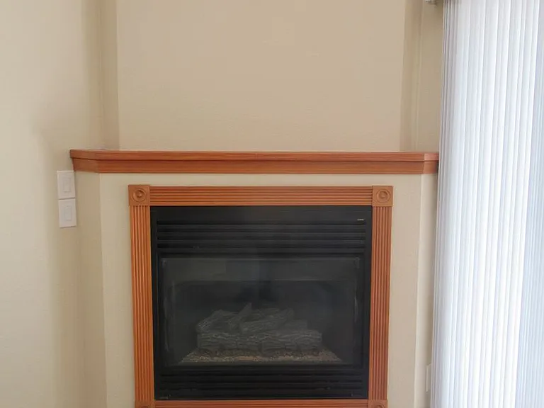 Split Level Two Bedroom Duplex — Photo 19